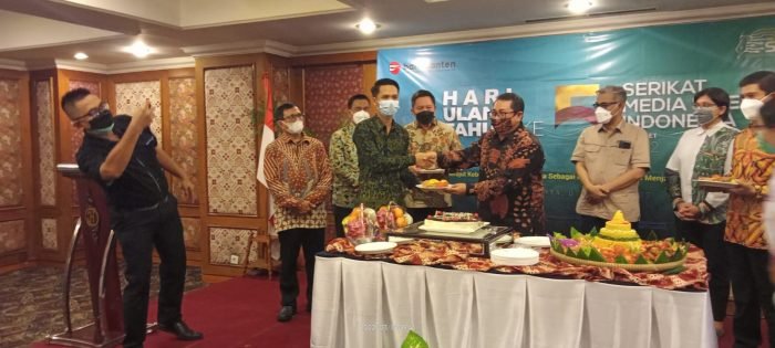 Komandan Pusat Sandi dan Siber TNI Angkatan Darat Brigjen TNI Iroth Sonny Edhie mewakili KSAD Jenderal Dudung Abdurachman dalam acara menyambut Hari Ulang Tahun ke-5 SMSI di Hotel Jayakarta, Jalan Hayam Wuruk, Jakarta, Senin malam, (7/3/2022). Foto: HO/SMSI Pusat.