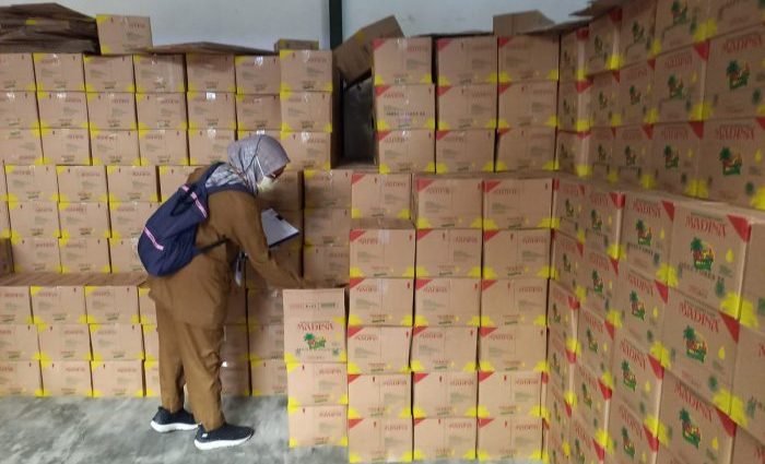 Distributor minyak goreng PT Has Jaya di Jalan Soekarno Hatta Kilometer 2 Kecamatan Balikpapan Utara. Foto: BorneoFlash.com/Niken.