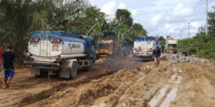 Jalan Poros Tenggarong - Kubar Segera Diperbaiki, Dilelang Rp 50 Miliar  