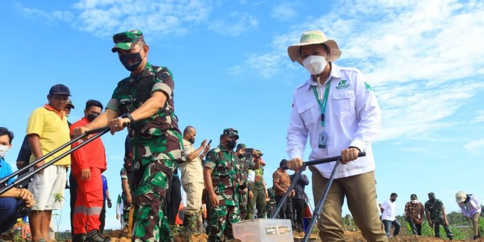 Penanaman Perdana Demfarm ETAM kerja Sama Dalam Ketahanan Pangan Kodam VI/Mlw dan PT Indoditas Duta Raya