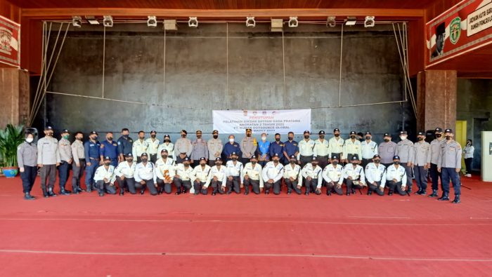Para peserta pelatihan saat berfoto bersama saat acara penutupan pelatihan Pendidikan Dasar (Latdiksar) Satuan Pengamanan (Satpam) Gada Pratama angkatan ke-2 tahun 2022. Foto: HO.