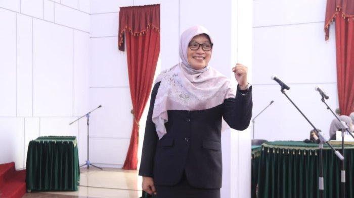 Sri Wahyuni Resmi di Lantik Gubernur Kaltim, Isran Noor sebagai Sekretaris Daerah (Sekda) Kaltim di Pendopo Odah Etam, Kantor Gubernur Kaltim pada Rabu (30/3/2022). Foto: HO/Humasprov Kaltim.