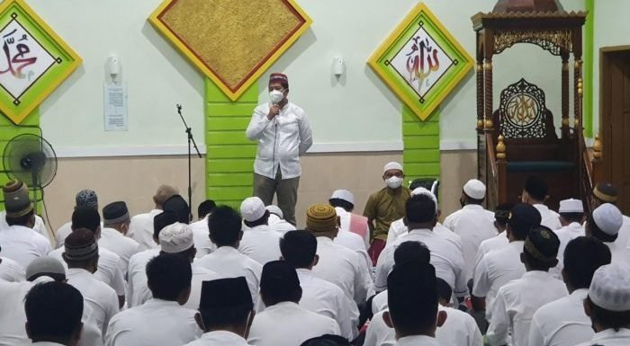 Sejumlah Warga Binaan Pemasyarakatan (WBP) Rumah Tahanan Negara (Rutan) Kelas IIB Tanah Grogot antusias ikuti kegiatan keagamaan di Masjid Nurul Iman Rutan. Foto: BorneoFlash.com/Sarrassani. Sejumlah Warga Binaan Pemasyarakatan (WBP) Rumah Tahanan Negara (Rutan) Kelas IIB Tanah Grogot antusias ikuti kegiatan keagamaan di Masjid Nurul Iman Rutan. Foto: BorneoFlash.com/Sarrassani.