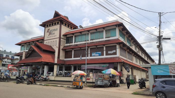 Pusat perbelanjaan Kandilo Plaza Kecamatan Tanah Grogot, Kabupaten Paser, Kalimantan Timur. Foto: BorneoFlash.com/DOK.