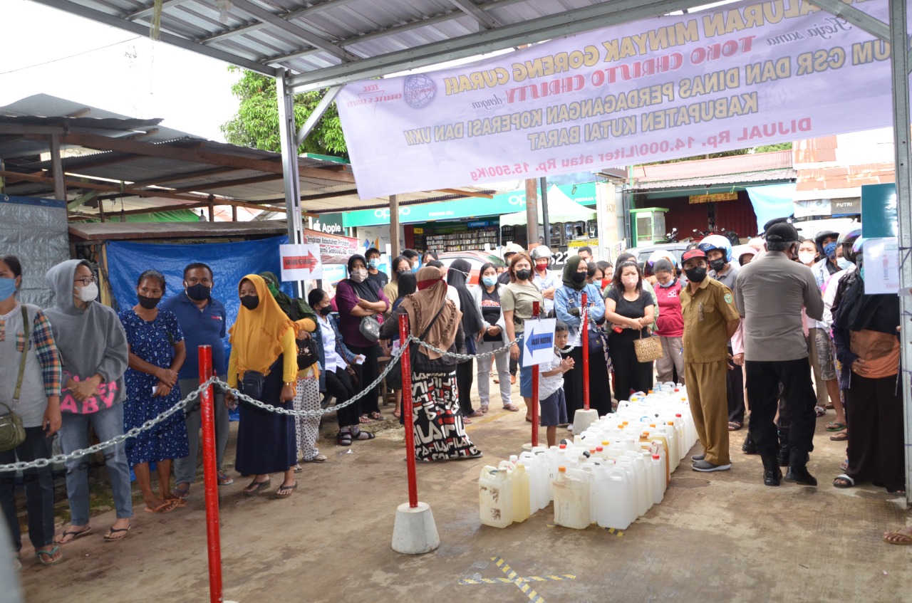Beli 5 Liter dan Wajib Bawa KTP, Pemkab Kubar Datangkan Minyak Goreng Curah