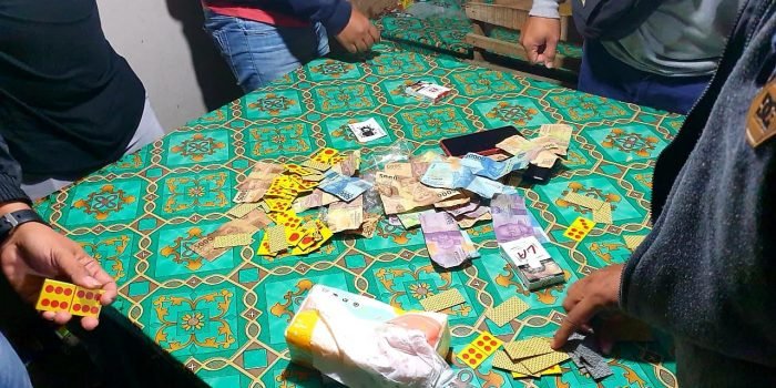 Polres Paser Amankan Pria Paruh Baya yang Asyik Main Judi di Bulan Ramadhan  