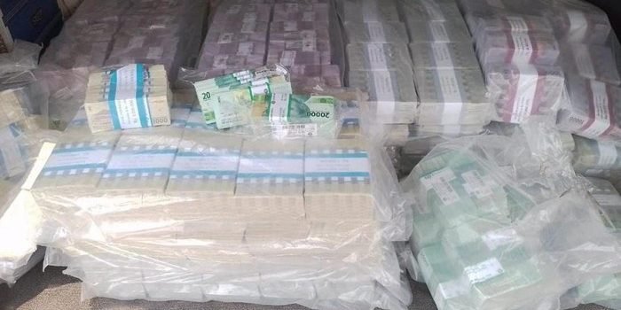 Tumpukan Uang Baru Rp 3,73 M Ditemukan Dekat Exit Tol Mojokerto, Masih Ada Segel BI  