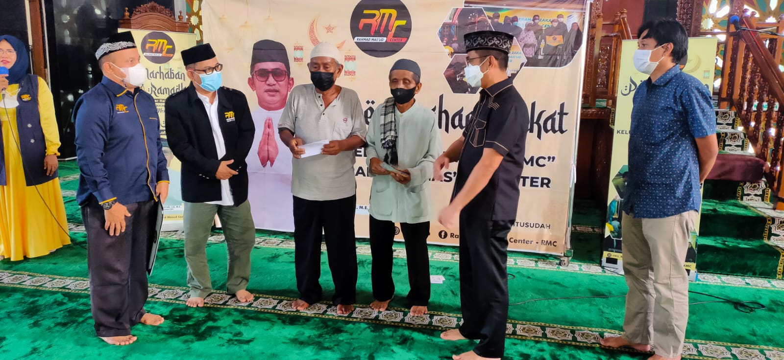 Yayasan RMC Bagikan Zakat Kepada 19 Ribu Jiwa Se-Kota Balikpapan