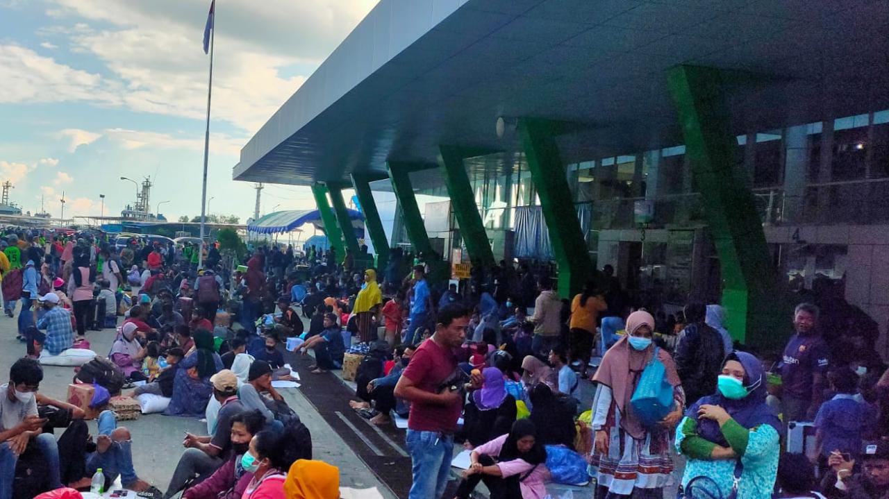 Penumpang Pelabuhan Semayang Naik 200 Persen