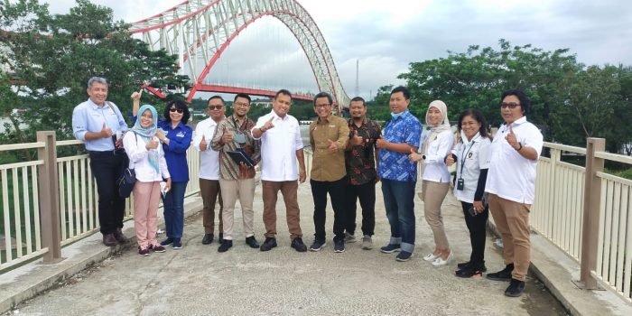 SKK Migas dan KKKS Serahkan bantuan Program Pemberdayaan Masyarakat (PPM), berupa Jembatan Penyeberangan Orang (JPO) Kawasan CBD Tenggarong. Foto: HO.