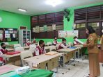 Seluruh murid SD kelas 6 dan pelajar SMP kelas 9 melaksanakan Ujian Sekolah Berbasis Daerah (USBD) Kota Balikpapan, Senin (9/5/2022). Foto: BorneoFlash.com/Niken.