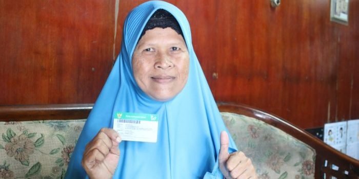 Jaenatun, salah satu warga Kota Balikpapan yang merasakan manfaat Program Jaminan Kesehatan Nasional-Kartu Indonesia Sehat (JKN-KIS). Foto: HO/BPJS Kesehatan.