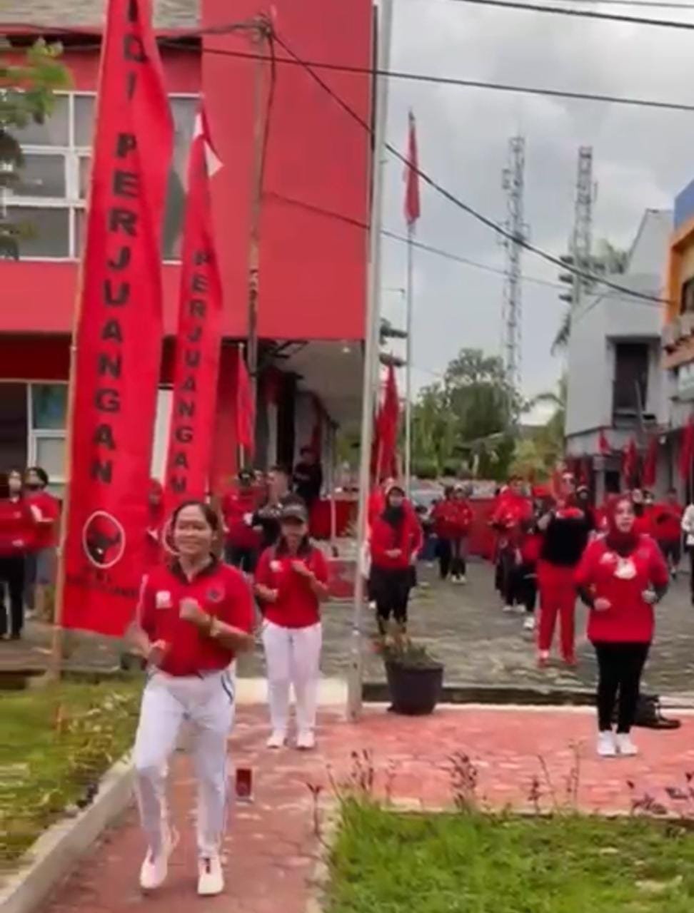 PDI Perjuangan Raih MURI Atas Peserta Terbanyak Senam Cinta Tanah Air  