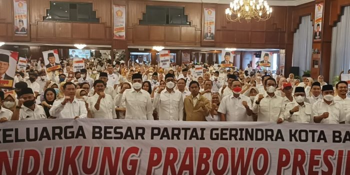 Keluarga besar Partai Gerakan  Indonesia Raya (Gerindra) Balikpapan menggelar acara halal bihalal dan Serukan Prabowo Subianto untuk maju Pilpres 2024 di Ballroom Hotel Grand Senyiur Balikpapan, Sabtu (21/5/2022). Foto: BorneoFlash.com/Niken.