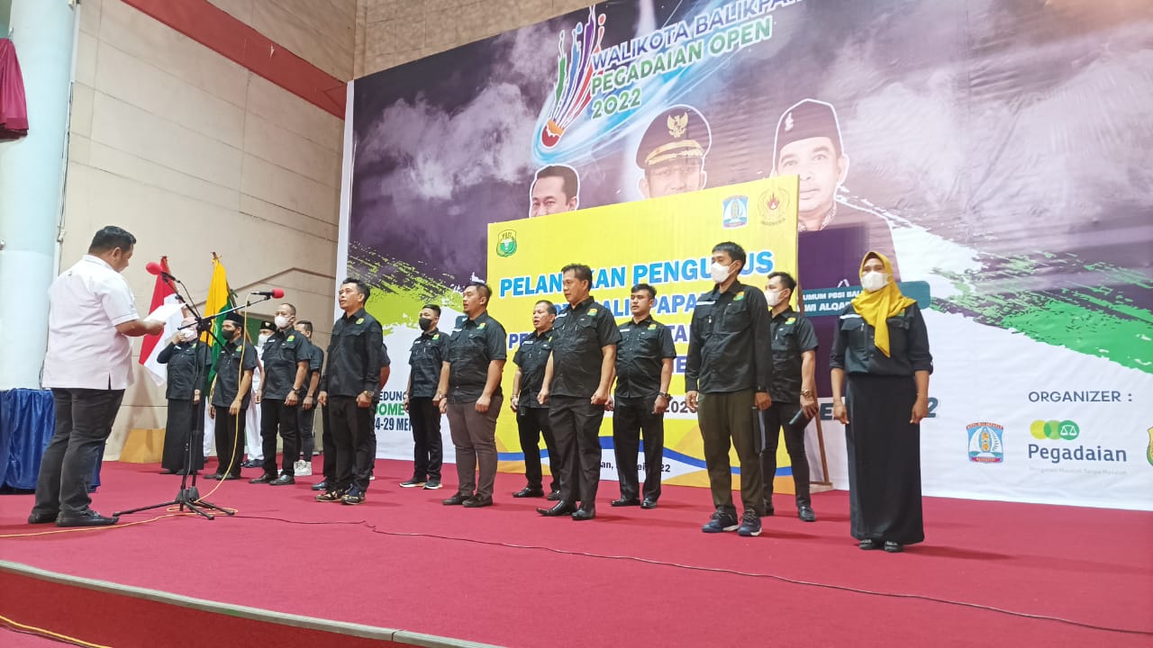 Mudiyat Noor Resmi Lantik Ketua PBSI Balikpapan Alwi Al Qadri  