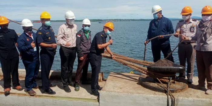 Apical Group melalui PT Kutai Refinery Nusantara berpartisipasi pada acara pelepasan Ekspor Perdana Palm Kernel Expeller’ dari Indonesia ke Korea Selatan, di Pelabuhan shiploader, Kamis (26/5/2022). Foto: BorneoFlash.com/Niken.