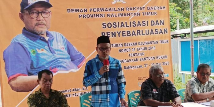DPRD Provinsi Kaltim Muhammad Adam Sinte, melakukan Sosialisasi dan Penyebarluasan Peraturan Daerah Kaltim Nomor 05 tahun 2019 di Halaman Posyandu RT 52 Kelurahan Batu Ampar, Kecamatan Balikpapan Utara, Minggu (29/5/2022).