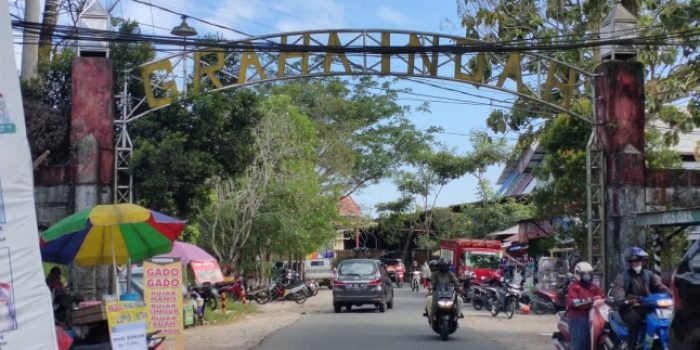 Oddang Keluhkan Gerbang Utama Perumahan Graha Indah Seperti Pasar, Tidak Ada Perhatian 