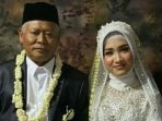 Jagat Media sosial dihebohkan oleh seorang Kakek 61 tahun yang menikahi gadis 19 tahun. Foto: Ist.