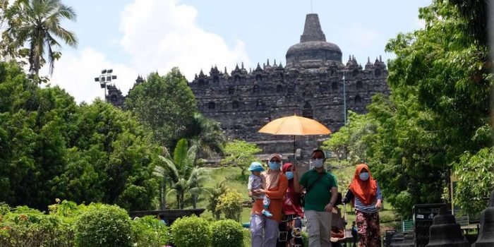 Luhut Umumkan Harga Tiket Naik ke Candi Borobudur Kini Rp 750 Ribu