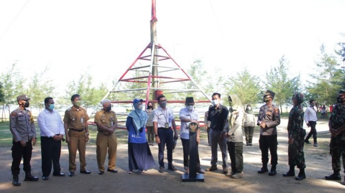 Wali Kota Balikpapan H Rahmad Mas'ud mengukuhkan Kampung Tangguh Bencana (Katana)  Kelurahan Lamaru Balikpapan Timur, Selasa (31/5/2022).Foto:BorneoFlash.com/Ist.