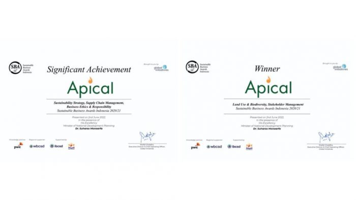 Penghargaan yang diperoleh Apical Group di Sustainable Business Award Indonesia 2020/2021. Foto: Ist.