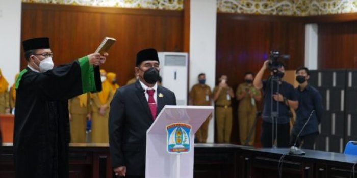 Muhaimin kembali Dilantik sebagai Penjabat (Pj) Sekretaris Daerah (Sekda) Kota Balikpapan Oleh Wali Kota Balikpapan H Rahmad Mas’ud, di Aula Pemerintah Kota (Pemkot) Balikpapan, Senin (6/6/2022). Foto: BorneoFlash.com/Ist.