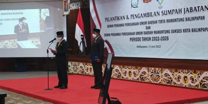 Dewan Pengawas Perumda Manuntung Sukses dan Tirta Manuntung Resmi Dilantik Wali Kota Balikpapan   