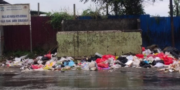 Oddang: Sampah Berserakan Di Luar TPS, Butuh Penanganan Serius 
