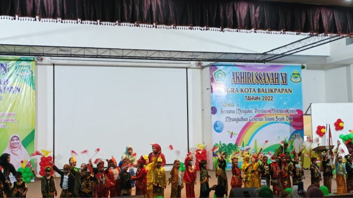 Pelantikan Pimpinan Ikatan Guru Raudhatul Athfal (IGRA) Kota Balikpapan masa Bhakti periode tahun 2022- 2027, dirangkai dengan Akhirussanah XI IGRA Kota Balikpapan tahun 2022 di Gedung Kesenian, Rabu (15/6/2022). Foto:BorneoFlash.com/Niken.