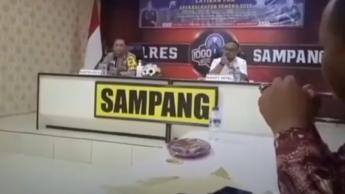 Kapolres sampang melakukan audiensi terkait teknis liputan di Polres Sampang pada 14 Juni 2022. GAMBAR: Tangkapan layar dari laman YouTube Channel Harian Surya.