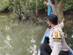 Jasad pria yang ditemukan dalam posisi telungkup di kawasan Mangrove Somber Balikpapan Utara pada hari Kamis (23/6/2022) pagi. Foto: BorneoFlash.com/Ist.