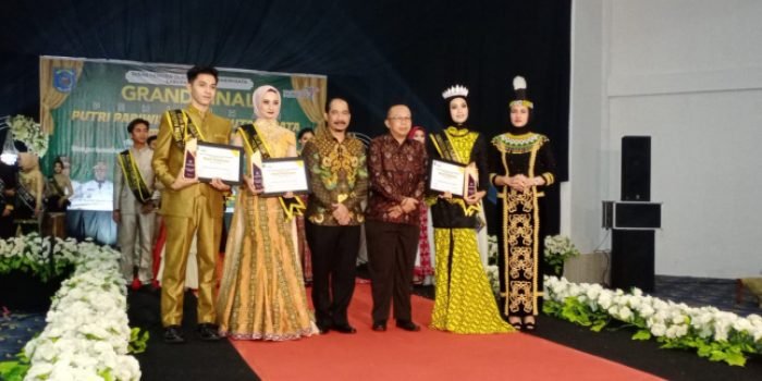 Aulia Wulandari, Perwakilan Kota Raja Menangkan Mahkota Putri Pariwisata Paser    