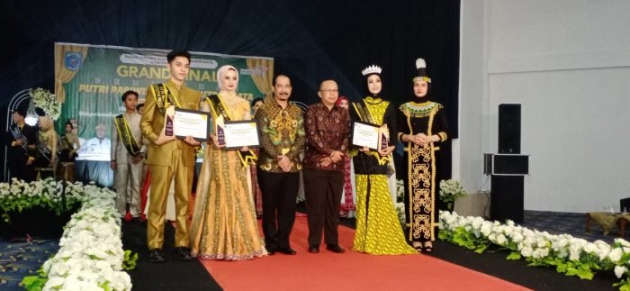 Malam grand final Pemilihan Putri Pariwisata dan Duta Wisata Kabupaten Paser, Sabtu (26/6/2022). Foto: Humas Pemkab Paser.