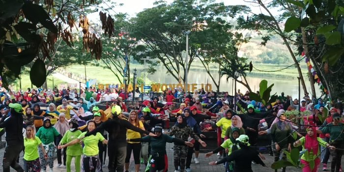 Rayakan HUT ke 76 Bhayangkara, LPM Gunung Samarinda Inisiasi Senam Bersama Polsek Utara