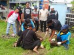 Info Bencana Kota Balikpapan berkolaborasi bersama LPM Kelurahan Muara Rapak melaksanakan penyembelihan hewan kurban, di halaman Kantor LPM Muara Rapak RT 50, Minggu (10/7/2022). Foto:BorneoFlash.com/Ist.