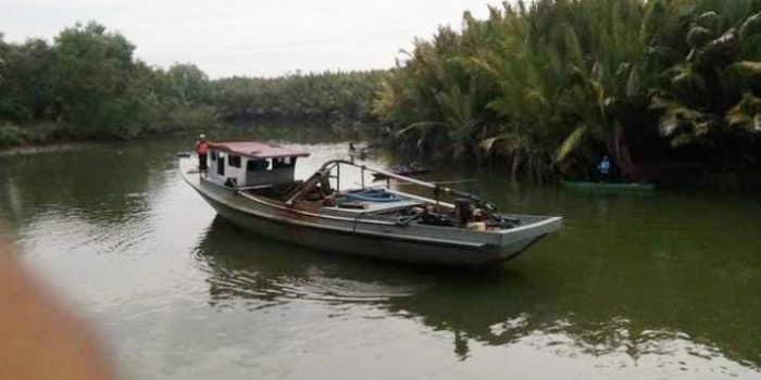 1 jam perjalanan menggunakan perahu dari dermaga, terdapat Pulau Bansik, dengan habitatnya berbagai jenis monyet atau kera. Foto: Humas Pemkab Paser.