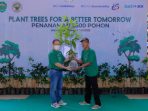 PT Bank Central Asia Tbk. (BCA) saat melakukan Program penanaman 1.500 bibit pohon di kawasan Hutan Meranti, Kamis (21/7/2022). BorneoFlash.com/Ist.