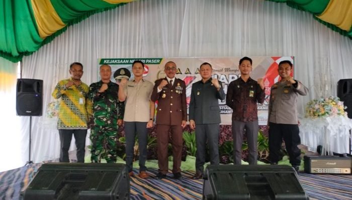 Bupati Paser dr Fahmi Fadli menghadiri syukuran Hari Bhakti Adhyaksa Ke-62 di halaman Kantor Kejaksaan Negeri Paser, Jumat (22/7/2022). Foto: HO/Humas Pemkab Paser.