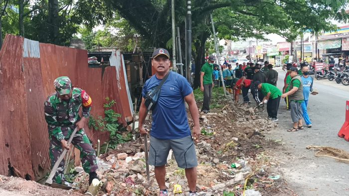 Ketua LPM Gunung Samarinda Halili Adi Negara, Saat Terjun Langsung di Lokasi Kegiatan. Foto: BorneoFlash.com/Niken.