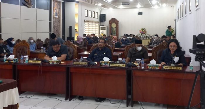 DPRD Kota Balikpapan gelar Rapat Paripurna ke-15 Masa Sidang II Tahun 2022 secara virtual di Ruang Rapat Gabungan DPRD Kota Balikpapan, Senin (25/7/2022). Foto: BorneoFlash.com/Niken.