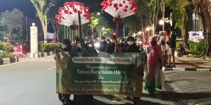 Rayakan Tahun Baru Islam dengan Pawai Obor Keliling   
