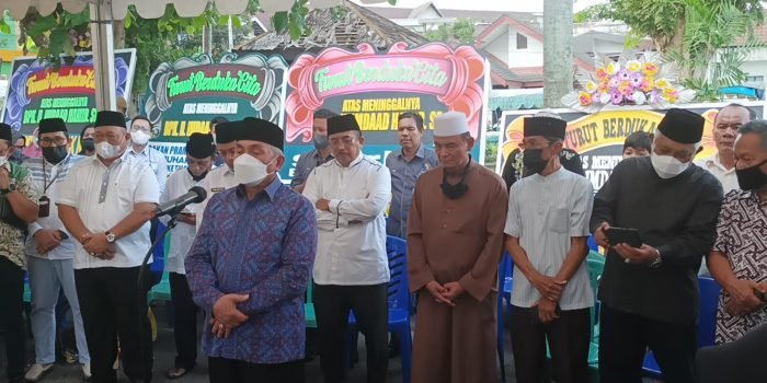 Gubernur Kaltim Lepas Jenazah Almarhum Imdaad Hamid ke TMP Dharma Agung Balikpapan   