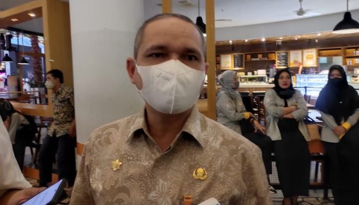 Kepala Disdukcapil Balikpapan Hasbullah Helmi. Foto: BorneoFlash.com/Niken.