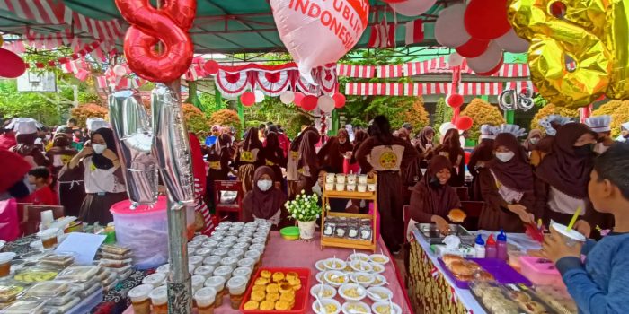 Rayakan HUT RI ke 77, SMPN 22 Balikpapan Gelar Lomba dan Bazar   