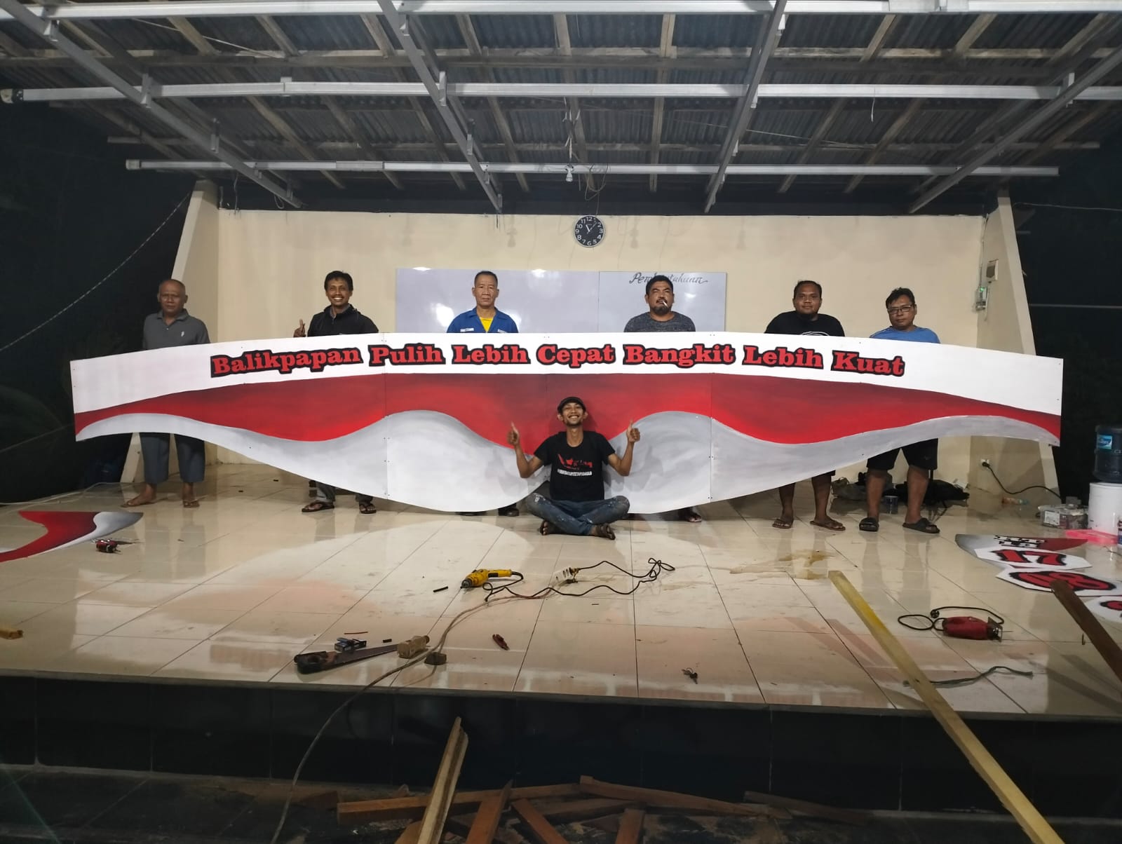 Warga RT 13 Graha Indah Ikuti Lomba Gapura Merah Putih Nippon Paint   