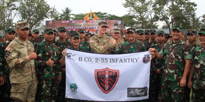 Pangdam VI/Mlw Menghadiri Upacara Penutupan Latgatma Super Garuda Shield Tahun 2022  