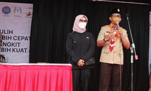 Wali kota Balikpapan saat memberikan sambutan pada penandatangan prasasti Karang Rejo sebagai Kampung Sedekah di Kelurahan Karang Rejo, Minggu (14/8/2022). Foto: BorneoFlash.com/Niken.