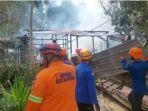kebakaran 1 Rumah warga di jalan DI Panjaitan (Gunung Guntur) Kelurahan Gunung Sari Ulu, Balikpapan Tengah Minggu (21/8/2022) pukul 11.00 Wita. Foto: BPBD Kota Balikpapan.