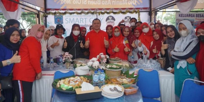 Silaturahmi Akbar dan Pembagian Hadiah Lomba dan Turnamen Peringatan HUT ke-77 Kemerdekaan RI di lingkungan Pemkab Paser pada Selasa (30/8/2022) di Lapangan Komplek Perkantoran KM 5 Tanah Grogot. Foto: HO/Humas Pemkab Paser.